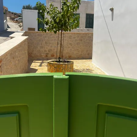 Elli Χάλκη